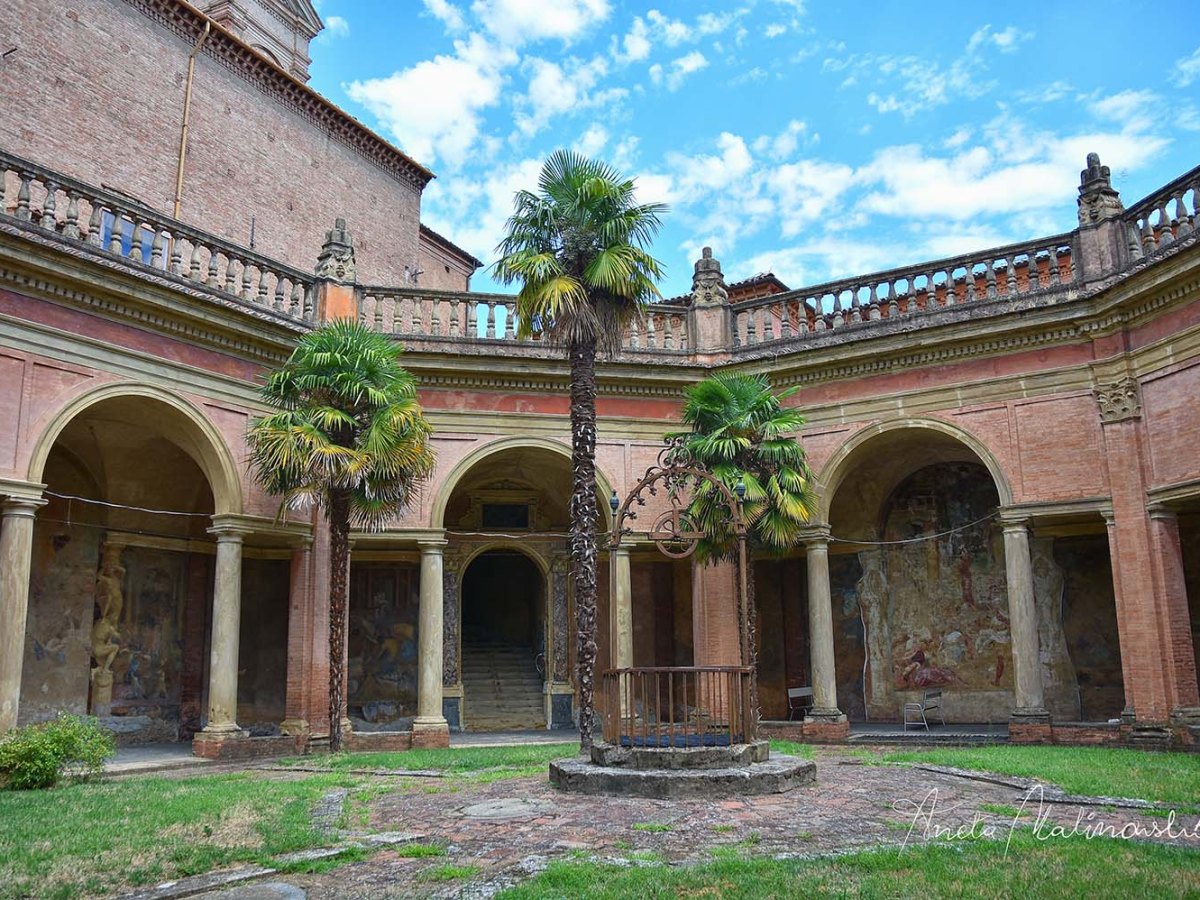 CHIOSTRO DEI CARRACCI-splendida parte antica in ospedale&nbsp;Rizzoli