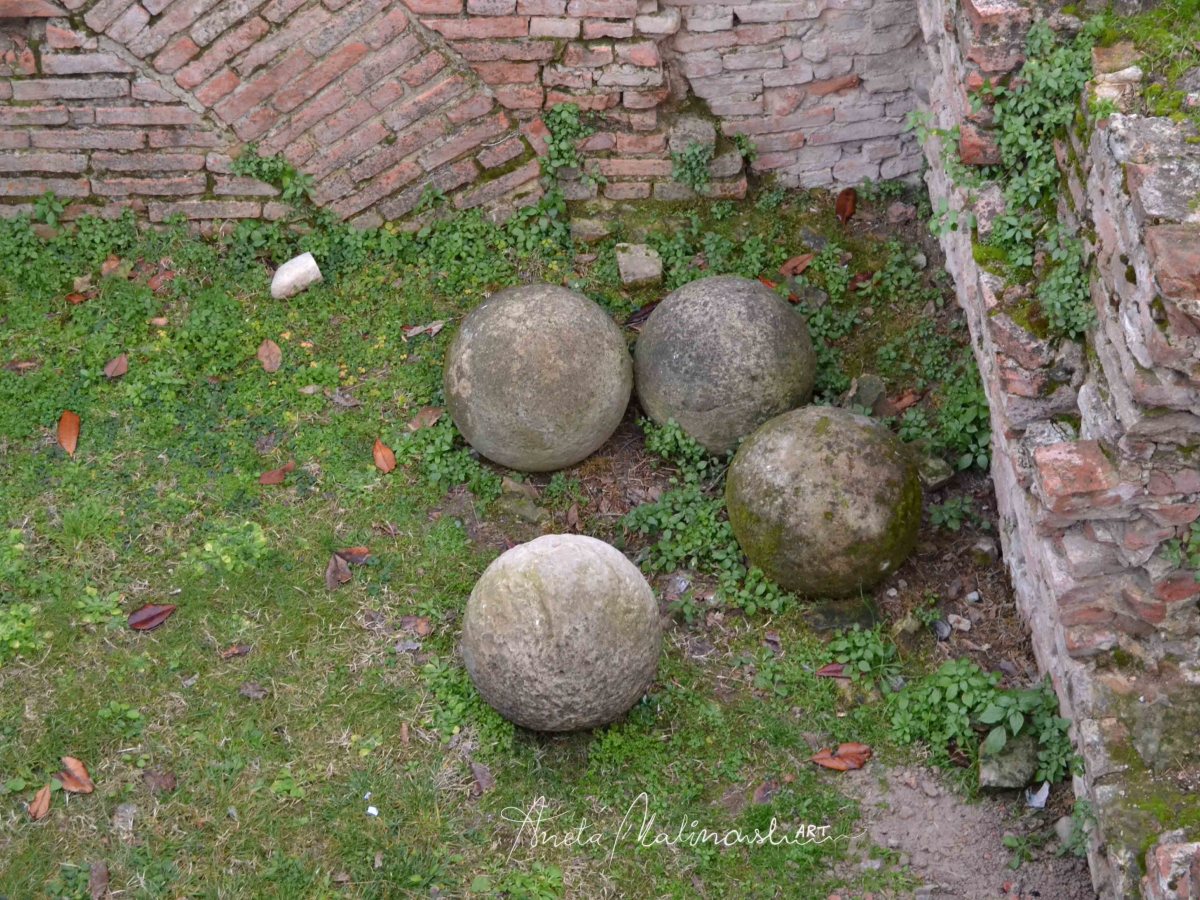 Settanta palle da cannone a Porta Galliera trovate nel 1896&nbsp;(Bologna)